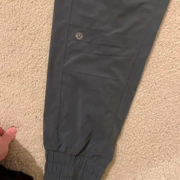 Hunter green lululemon joggers! - Picture 3 of 6